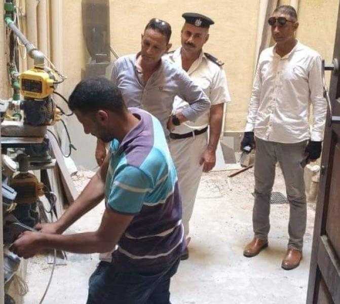 حملة مكبرة لإزالة وصلات المياه الخلسة وتحصيل المديونيات بمدينة دمياط الجديدة