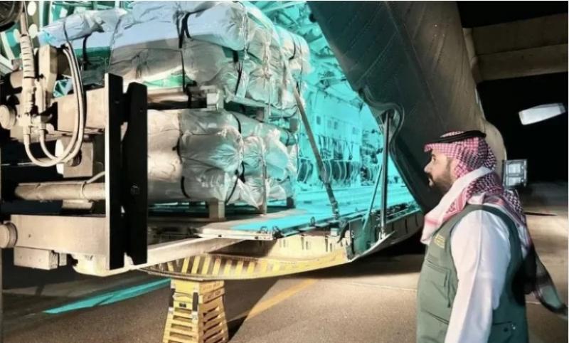 مغادرة الطائرة الإغاثية السعودية الثامنة لمساعدة الشعب اللبناني