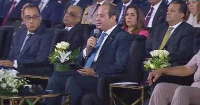 الرئيس السيسي: نسبة البطالة انخفضت لـ6.5% وواجهنا تحدى النمو السكانى بشكل جيد
