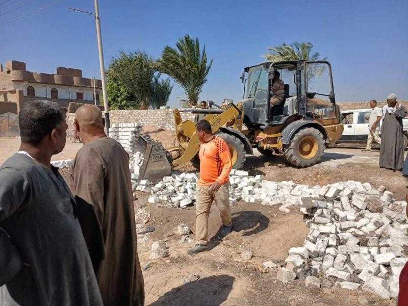 أسيوط: إزالة 18 تعديا على أراضي زراعية وأملاك دولة ضمن المرحلة الأولى من الموجة الـ24