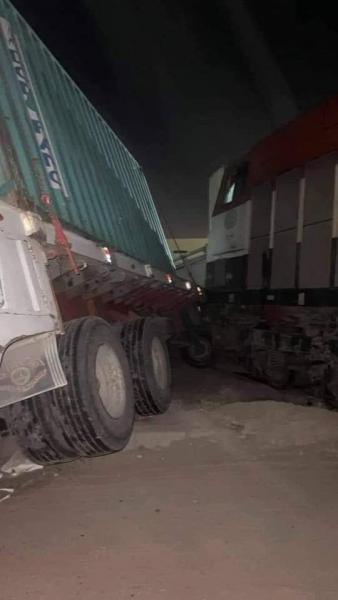 تصادم قطار بضائع بسيارة نقل ثقيل بدمياط وإصابة سائق التريلا