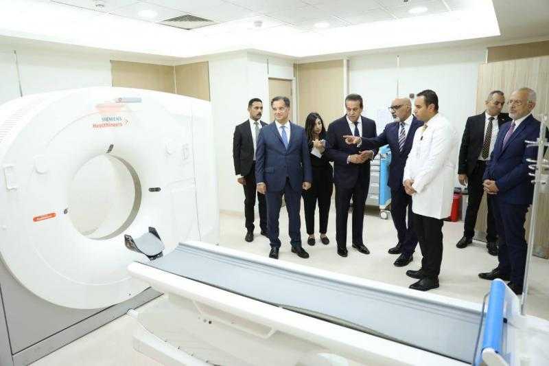 وزير الصحة ونظيره اليوناني يتفقدان مستشفى التأمين الصحي بالعاصمة الإدارية الجديدة.. صور