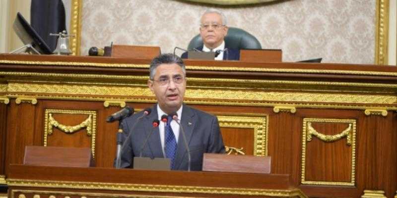 وزير التموين: ضبط 19 ألف طن سلع غذائية مجهولة المصدر ومعاد تدويرها