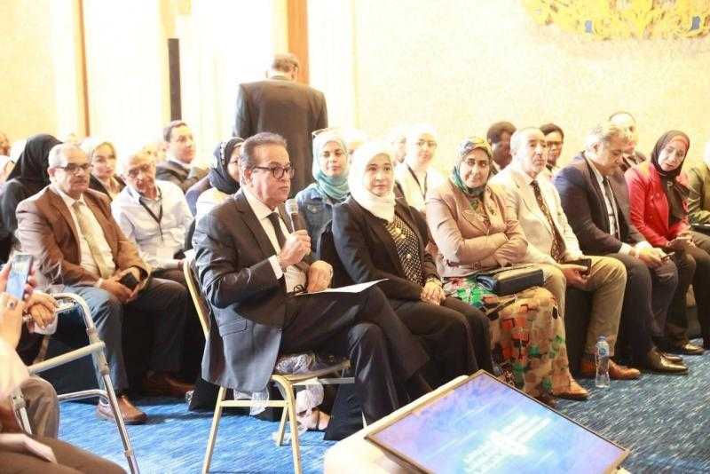 نائب رئيس مجلس الوزراء يؤكد على أهمية التوعية بإتباع أنماط غذائية سليمة