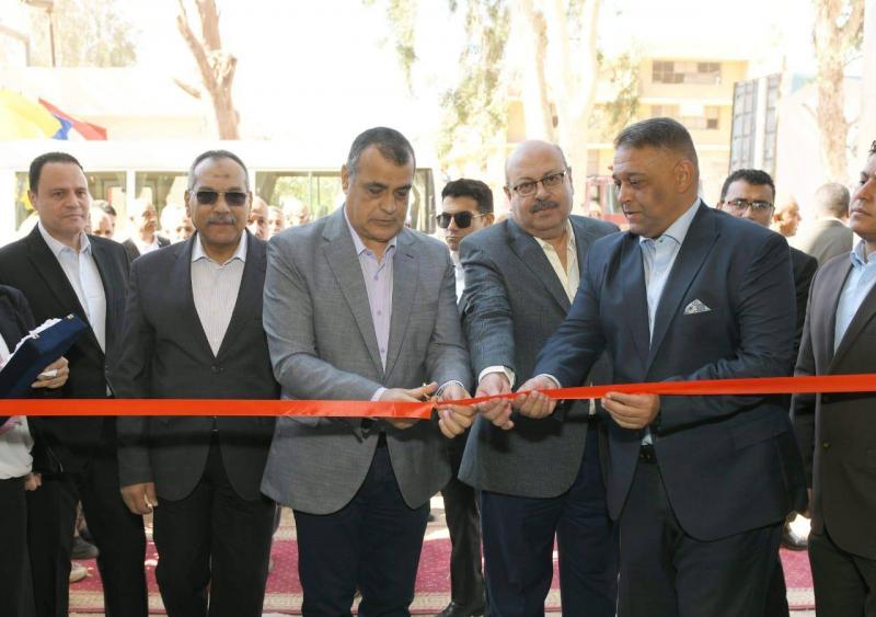 خط أحمر