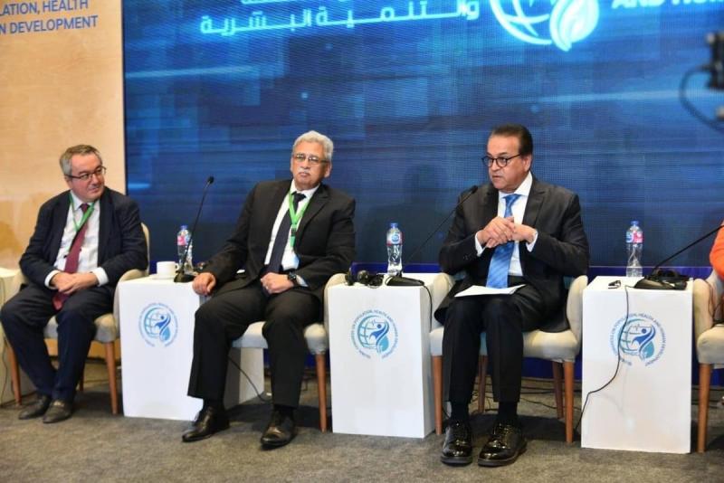 وزير الصحة يشهد جلسة حوارية تحت عنوان ”الشراكة لنظام صحي من أجل استدامة النظام الصحي”