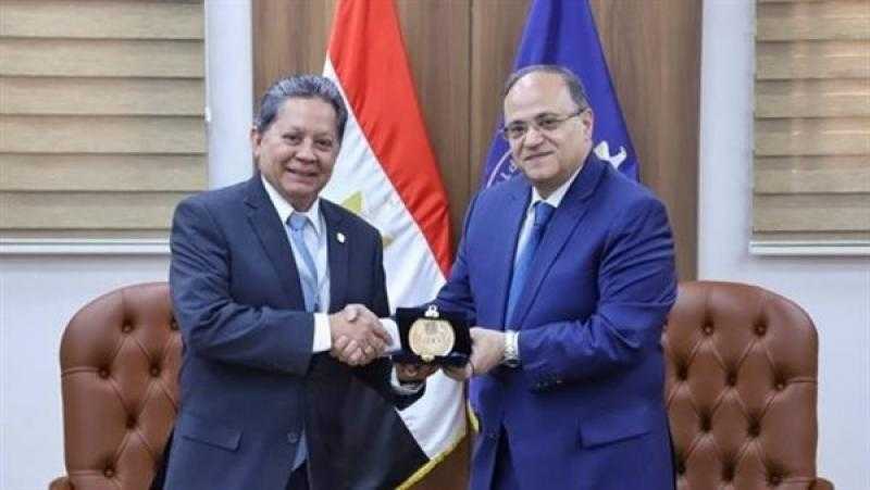 رئيس هيئة الدواء يبحث مع نائب وزير صحة بنما سبل تعزيز التعاون بين البلدين