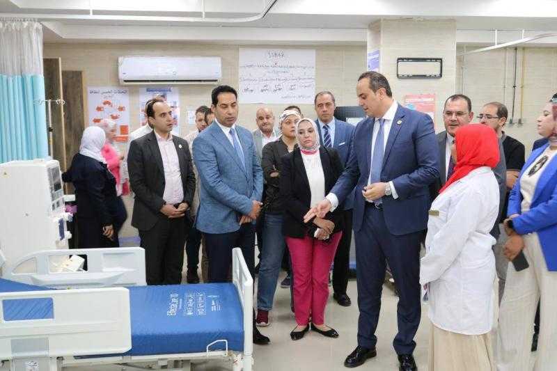 رئيس الرعاية الصحية يلتقي محافظ السويس لاستكمال خدمات الرعاية ضمن ”التأمين الشامل”