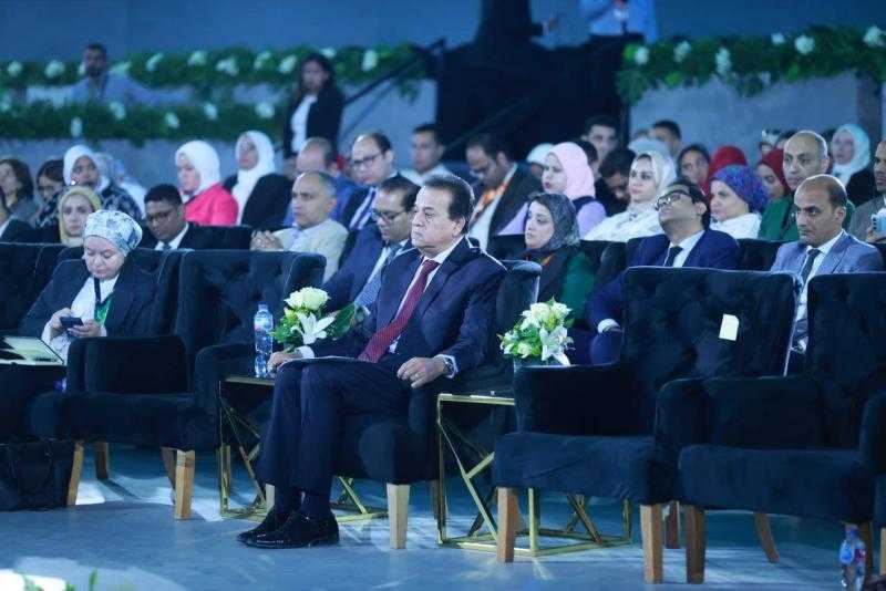 جلسة حوارية في مؤتمر السكان تكشف عن إستراتيجيات جديدة لتحقيق العدالة الاجتماعية والنمو الشامل