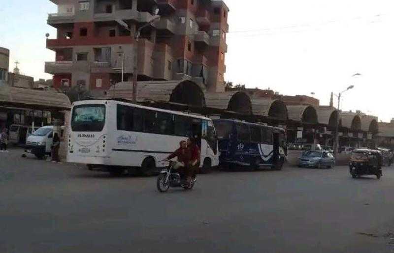 كفر الشيخ: الدفع بـ6 أوتوبيسات و86 سيارة سرفيس إضافية لنقل الطلاب والأهالي بالحامول