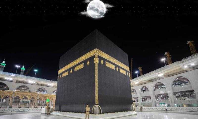 التعامد الثاني والأخير للقمر على الكعبة المشرفة.. غدًا