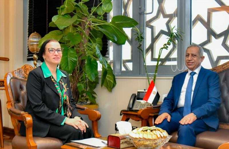 وزيرة البيئة: نعمل على إطلاق ”تطبيقات إلكترونية” للحد من الكربون باستخدام تكنولوجيا الذكاء الاصطناعي