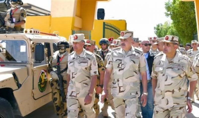 رئيس الأركان يتفقد إجراءات التأمين على الإتجاه الإستراتيجى الجنوبي