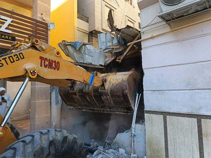 جهاز دمياط الجديدة يُنفذ 11 قرار غلق وتشميع وإزالة مبانٍ مخالفة بعددٍ من الأحياء بالمدينة