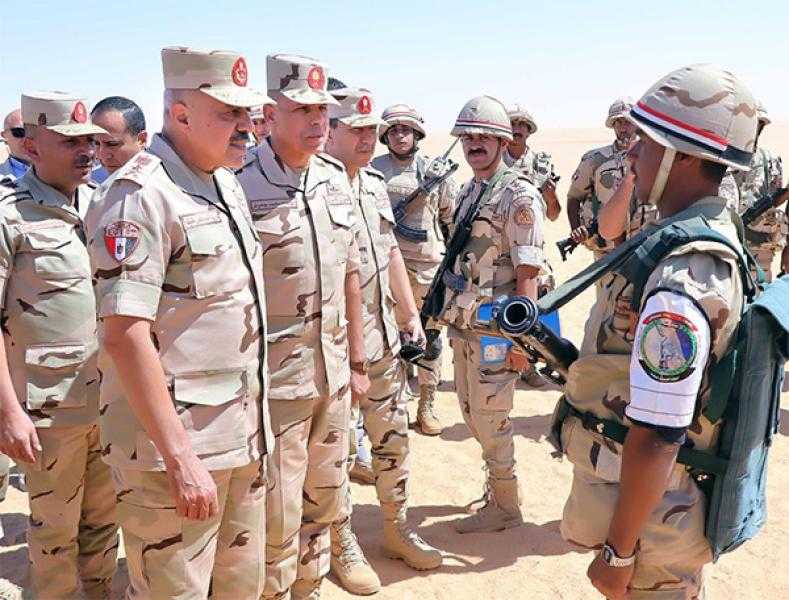 رئيس أركان حرب القوات المسلحة يتفقد إجراءات التأمين على الاتجاه الإستراتيجي الجنوبي