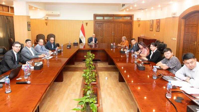 وزير الري ونائب رئيس Inspur الصينية يبحثان التعاون فى نظم الإنذار المبكر للسيول