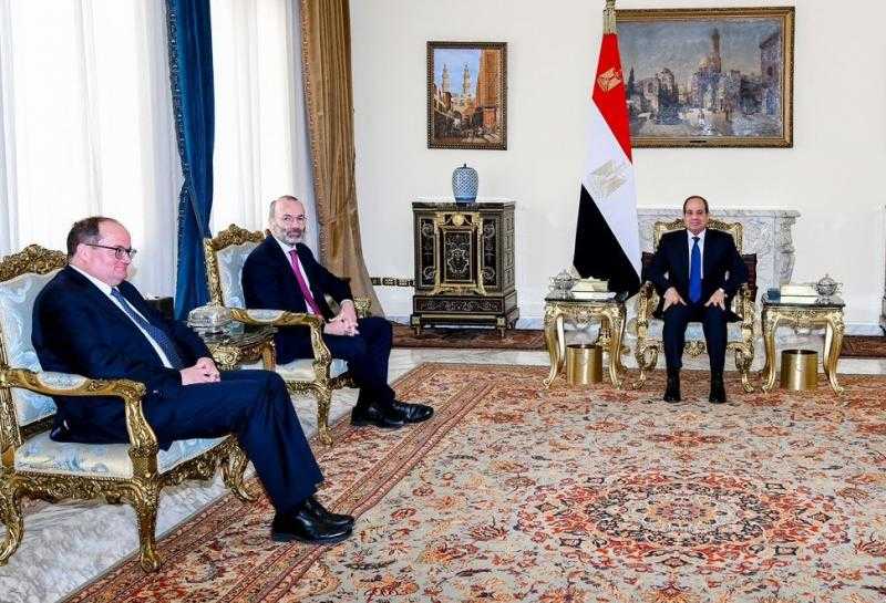 الرئيس السيسي يؤكد لرئيس مجموعة ”حزب الشعب الأوروبي” عمق العلاقات المصرية الأوروبية