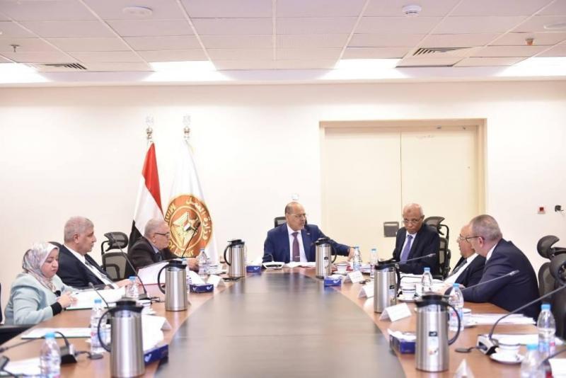 وزير العمل يترأس إجتماع مجلس إدارة صندوق تمويل التدريب والتأهيل.. 255 مليونًا و400 ألف جنيه أنفقها ”الصندوق ”على ”منظومة التدريب المهني”