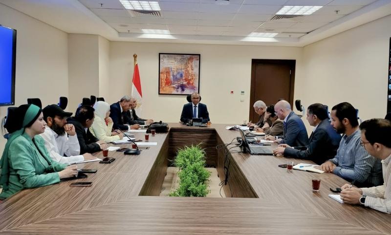 نائب وزير الإسكان يترأس اجتماعاً موسعاً لمناقشة سبل الاستغلال الأمثل لمياه الصرف المعالجة |صور