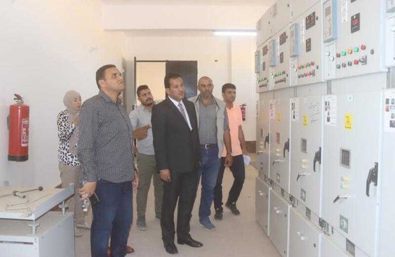 إطلاق التيار الكهربائي بـ5 موزعات جديدة تخدم 710 أفدنة بالمنطقة الصناعية بالعاشر من رمضان
