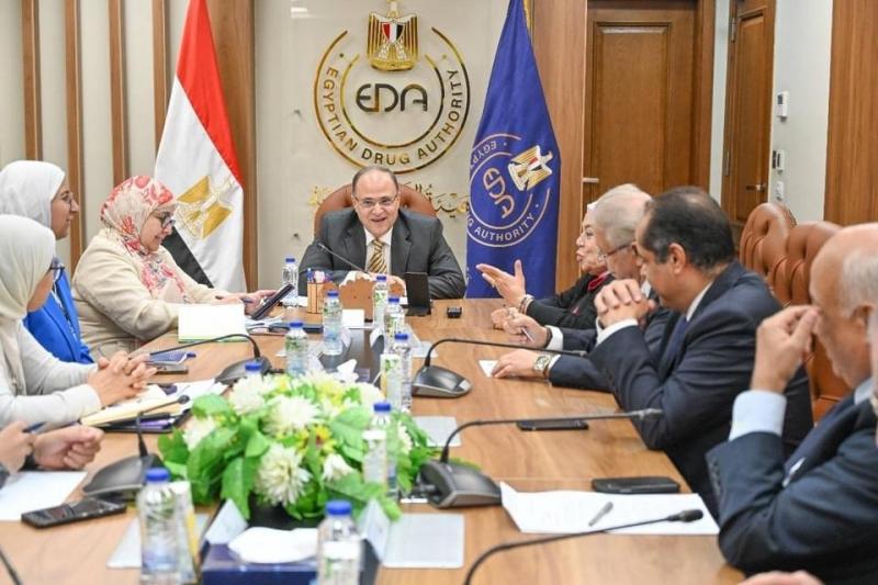 رئيس هيئة الدواء المصرية يستقبل رئيس مجلس إدارة مجموعة أكديما وعدداً من رؤساء الشركات التابعة