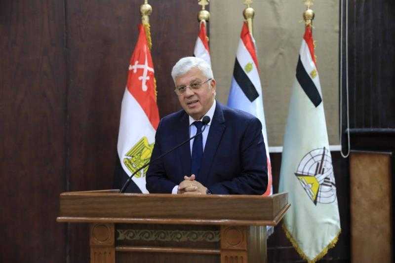 وزير التعليم العالي يلقي محاضرة بكلية القادة والأركان