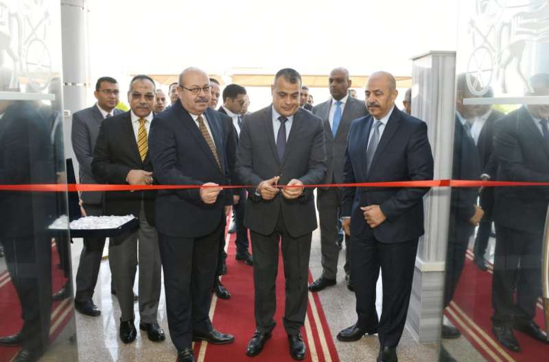 خط أحمر