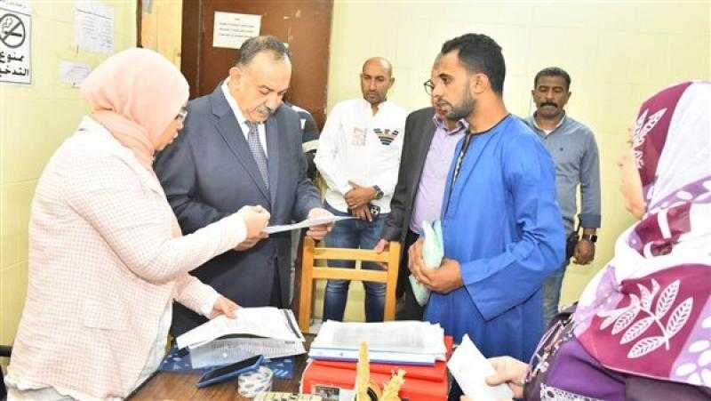 محافظ أسيوط يواصل متابعته الميدانية للمراكز التكنولوجية