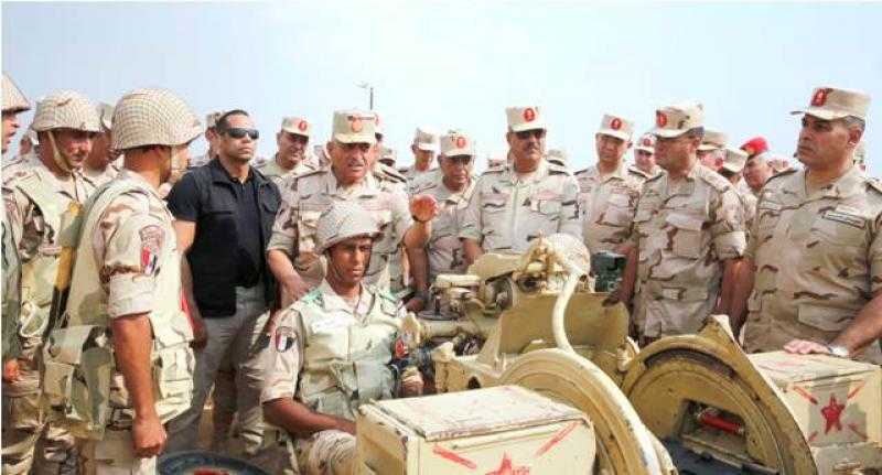 وزير الدفاع يتفقد منظومة التدريب القتالي لأحد تشكيلات الجيش الثاني الميداني