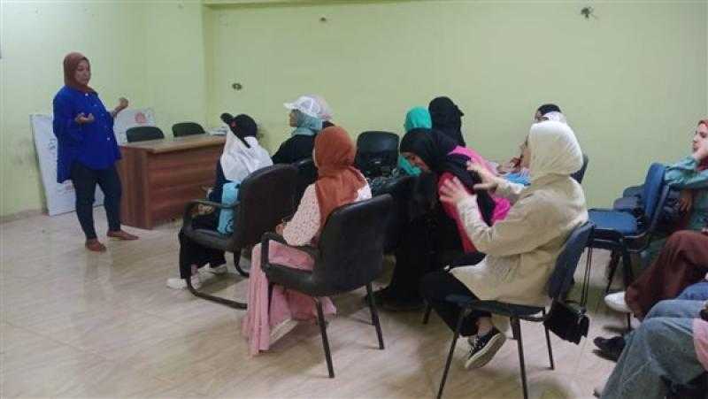 المجلس القومي للمرأة ينظم ندوة تعريفية لطالبات الخدمة الاجتماعية بجامعة أسيوط