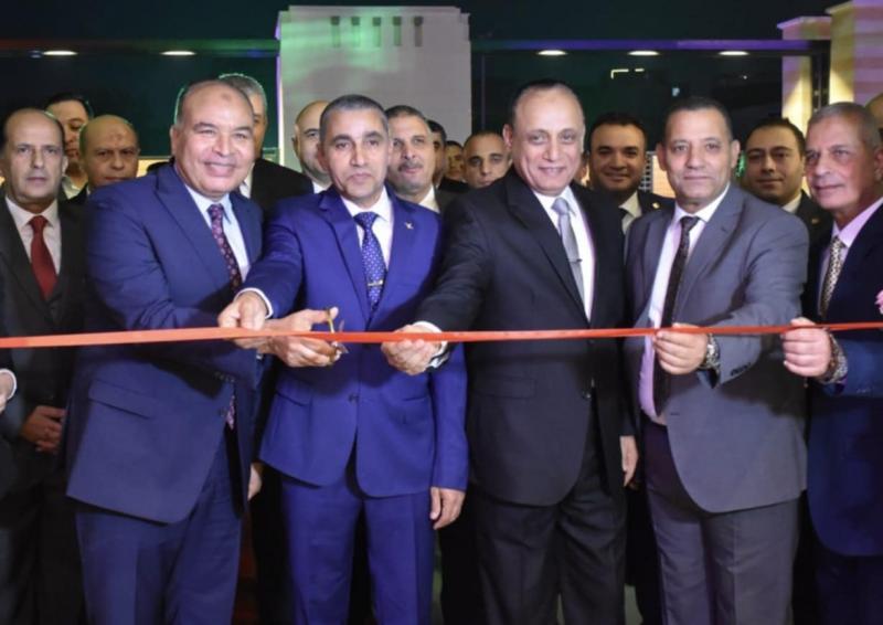 خط أحمر