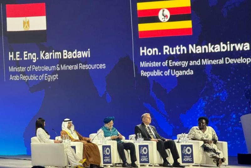 المهندس كريم بدوي يشارك في الجلسة الوزارية الافتتاحية لمؤتمر أديبك 2024