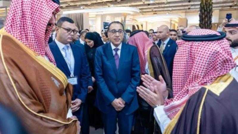 رئيس الوزراء المصري والأمير فيصل بن عياف يزوران الجناح السعودي في المنتدى الحضري العالمي