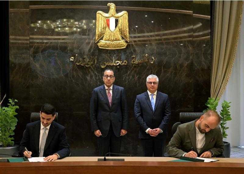 باستثمارات 15 مليون دولار.. مدبولي يشهد توقيع عقد مشروع بين شركة ”سيراج الصناعية” وشركة (VESRA – Honeywell)