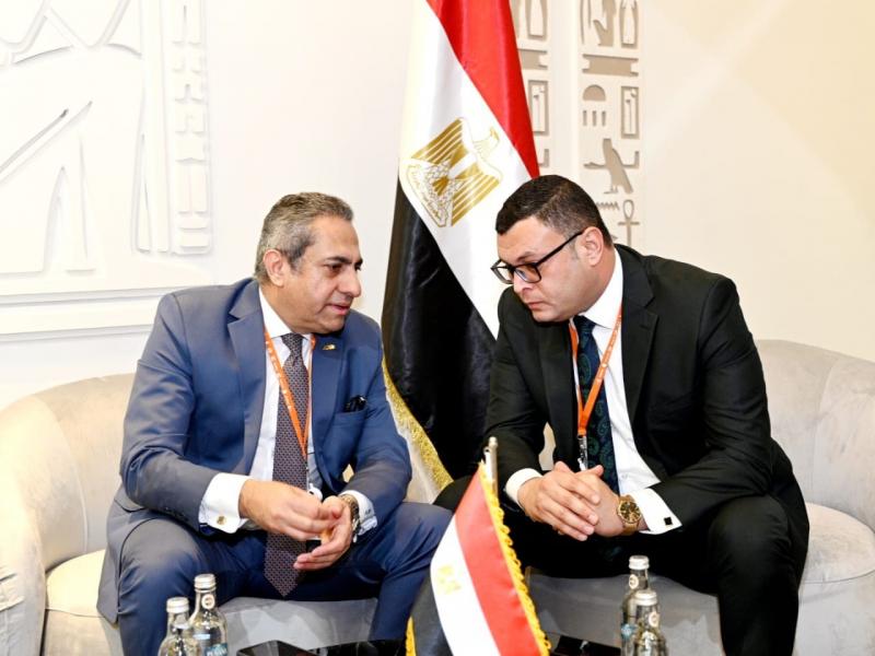 وزير الإسكان ورئيس شركة العاصمة يتابعان موقف المشروعات التنموية والمرافق بالعاصمة الإدارية الجديدة