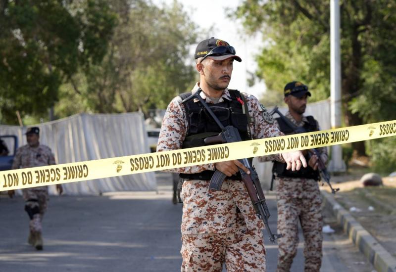 رئيس وزراء باكستان يدين حادث إطلاق نار استهدف مواطنين صينيين في مدينة كراتشي
