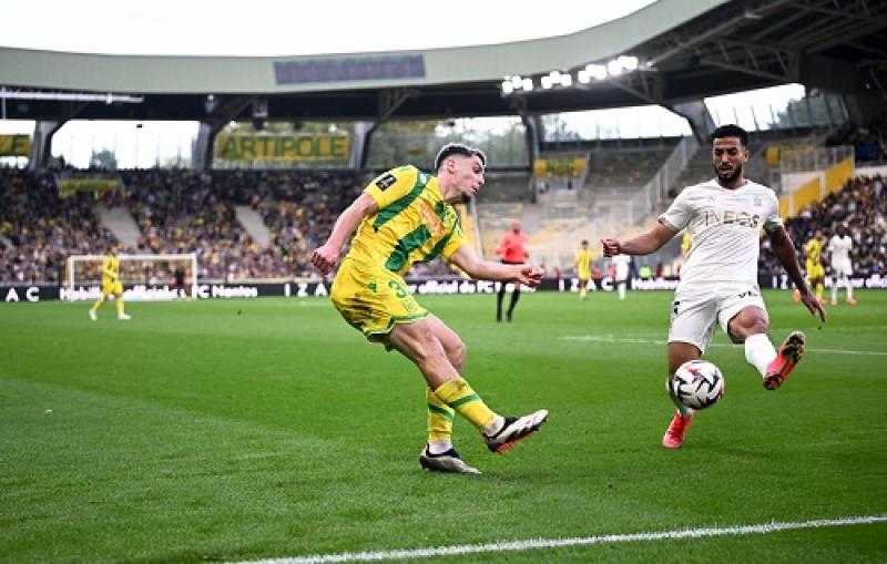 محمد عبد المنعم يغيب عن نيس في مباراة تفينتي الهولندي
