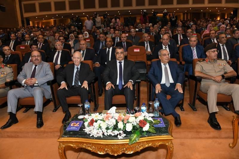 تحت عنوان «يوم العائلة».. وزير الدولة للإنتاج الحربي يشارك العاملين بالجهات التابعة إحدى الفعاليات الاجتماعية