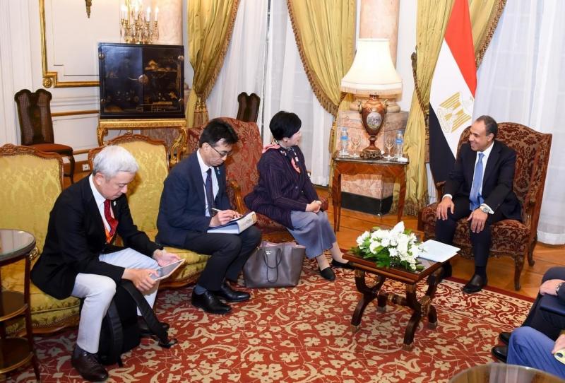 وزير الخارجية والهجرة يلتقي مع محافظة طوكيو