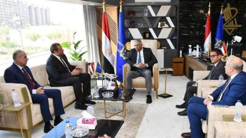 رئيس الرقابة الصحية يتابع مع محافظ أسوان ورئيس الجامعة جهود تأهيل المنشآت الصحية