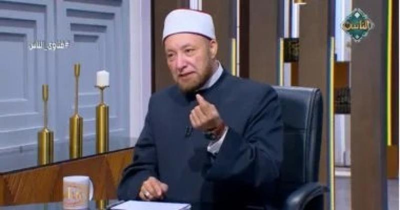 البسملة في بداية الصلاة تنطق جهرًا أم سرًا؟ أمين الفتوى يُجيب