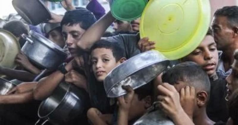 أكسيوس: وزير إسرائيلى يناقش بواشنطن الإنذار الأمريكي بتحسين وضع غزة الإنساني