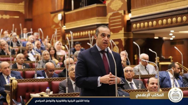 ”المستشار محمود فوزي”: مشروع قانون العمل يوازن بين مصالح أطراف العمل الثلاثة ويستجيب لمطالب المجتمع