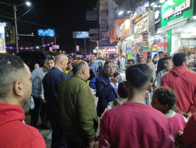 محافظ الدقهلية يقود حملة ليلية لإزالة الإشغالات بالمنصورة.. صور