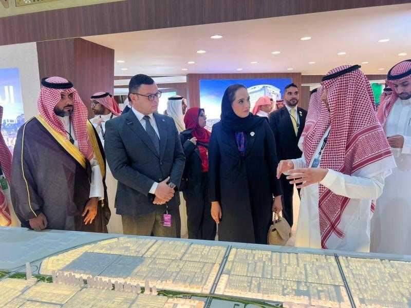وزير الإسكان يشرح التجربة العمرانية المصرية ويعرض الفرص الاستثمارية المتاحة بالمدن الجديدة في معرض ”سيتى سكيب” بالرياض