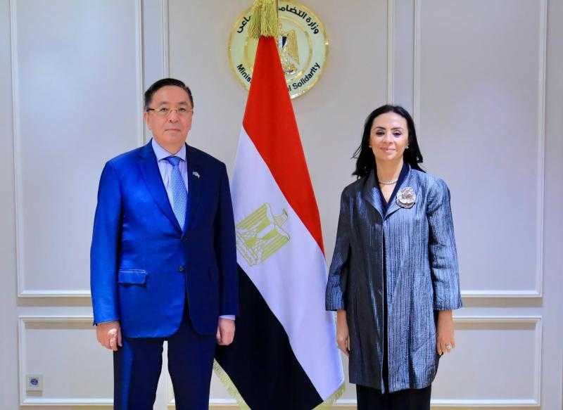 وزيرة التضامن الاجتماعي تسقبل سفير كازاخستان بالقاهرة لبحث تعزيز التعاون المشترك