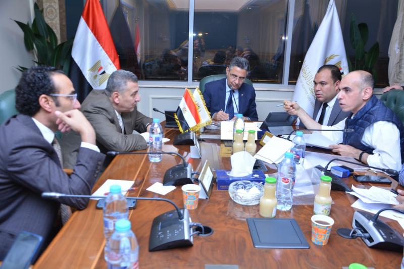 وزير التموين والتجارة الداخلية يلتقي بعدد من السادة أعضاء مجلسي النواب والشيوخ
