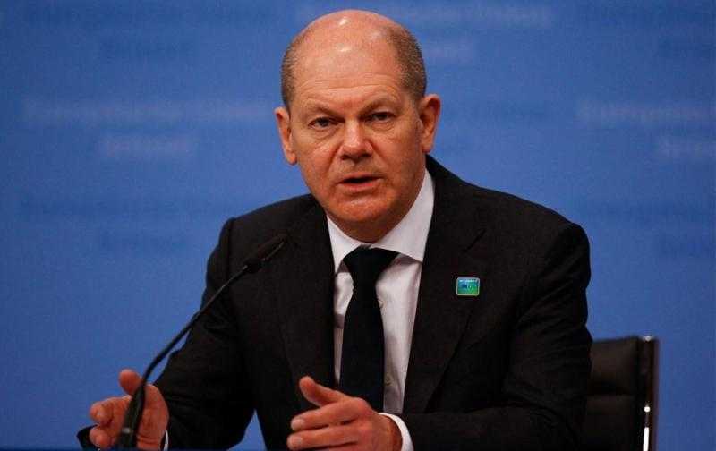 المستشار الألماني يلقي خطابا أمام البرلمان بعد انهيار الائتلاف الحاكم