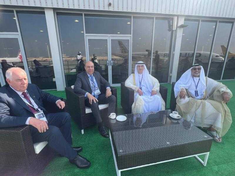 وزير الطيران المدني يغادر القاهرة متجهًا إلى البحرين على رأس وفد رفيع المستوى للمشاركة في معرض البحرين الدولي