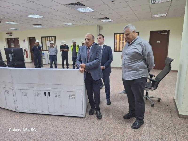 وزير الكهرباء والطاقة المتجددة فى زيارة مفاجئة لمحطة توليد كهرباء السويس البخارية